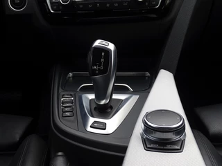 BMW 3 Serie BMW 3 Serie 330e 252PK M-Sport Ed. / M-Perf. / LED - afbeelding nr 28