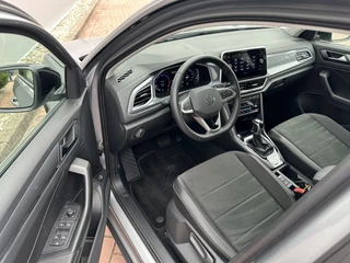 Volkswagen T-Roc Volkswagen T-Roc 1.5 TSI 150pk DSG Style | Acc | Lane | Camera - afbeelding nr 5