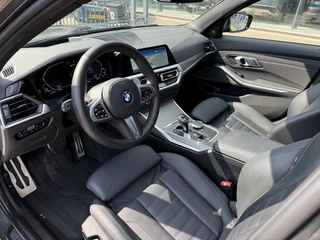BMW 3 Serie BMW 3 Serie Touring 330e xDrive M-Sport | Pilot assist | Pano | H&K | Laser | Leer | - afbeelding nr 2