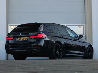 BMW 5 Serie BMW 5-serie Touring 530e High Executive M-sport| Panoramadak | 20inch - afbeelding nr 2