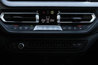 BMW 1 Serie BMW 1-serie 120i Business Edition Plus HEAD-UP LEDER KEYLESS - afbeelding nr 23