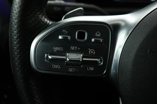 Mercedes-Benz A-Klasse Mercedes-Benz A-klasse 250e AMG Night | Carplay | Stoelverwarming |  Camera | Leder/Alcantara | Full LED | Sfeerverlichting | Park Assist | Navigatie - afbeelding nr 16