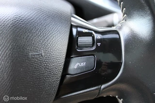 Peugeot 308 Peugeot 308 SW 1.2 PureTech Blue Lease Premium 130 PK, Pano, Stoel verwarming, Pdc voor/achter + camera, Leder, App connect, Cruise, Donkerglas, Massage stoelen. - afbeelding nr 28