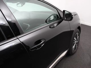 Peugeot 3008 Peugeot 3008 1.2 PureTech Allure Climate control Adaptive cruise control Achteruitrijd camera Parkeersensoren Verwarmde voorstoelen LED Navigatie Apple Carplay/ Android Auto - afbeelding nr 32
