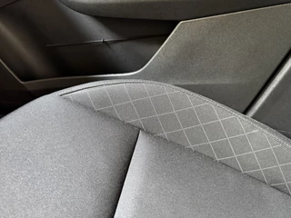 Škoda Karoq Škoda Karoq 1.0 TSI Style | DAB | Draadloze telefoonlader | Stoelverwarming - afbeelding nr 28