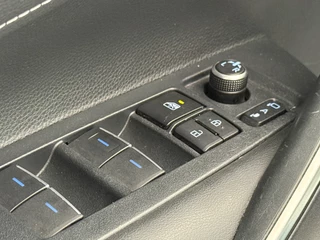Toyota Corolla Touring Sports Toyota Corolla Touring Sports 1.8 Hybrid BNS Intro HUD|Camera|PDC|LED - afbeelding nr 30
