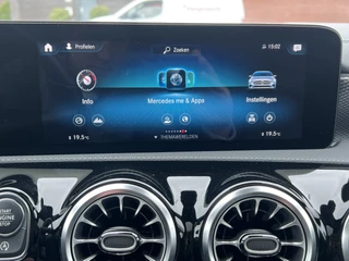 Mercedes-Benz CLA Navigatie Trekhaak Panoramadak Elek. Stoelen Leer Stoelverwarming DAB Keyless Getint Glas  NL Auto BTW - afbeelding nr 23