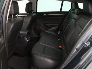 Renault Mégane Renault Mégane 1.3 TCe Bose | Leder | Massage | Trekhaak |  Carplay | Camera | Climate control | Keyless | Navigatie | Cruise control | DAB - afbeelding nr 6