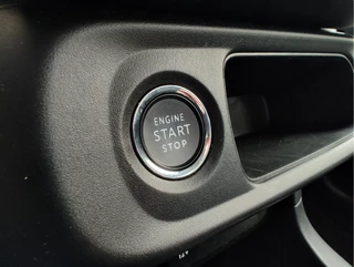 Citroën C3 Citroën C3 1.2 PURETECH SHINE BUSINESS Keyless | Stoelverwarming | Houtinleg dashboard - afbeelding nr 17