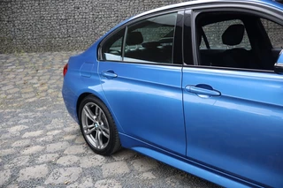 BMW 3 Serie BMW 3 Serie 320i MSp. Exec. I Geen Import I M Pakket I Leder I Navi I Stoelv - afbeelding nr 6