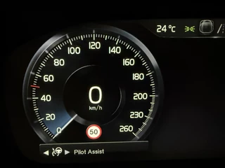 Volvo XC90 PANO/LUCHTVERING/TREKHAAK/HEAD-UP/360CAMERA/H&K/ACC/PILOT-ASSIST/KEYLESS/22