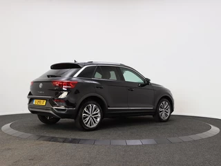 Volkswagen T-Roc Volkswagen T-Roc 1.5 TSI Sportline | Panoramadak | Leder | Achteruitrijcamera | - afbeelding nr 2