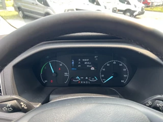Ford E-Transit Ford E-Transit 350 L2H2 Trend 68 kWh 184pk | ZUID | Pro Power on board | Navigatie | Adaptieve Cruise |  Digitale binnenspiegel | Laadruimtebescherming | Reservewiel | H7 batterij | LED laadruimteverlichting - afbeelding nr 20