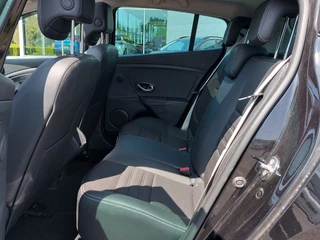 Renault Mégane Renault Mégane 1.2 TCe 131pk Automaat BOSE 5-Deurs | Navi | Clima | Cruise | Panorama Schuifdak | Keyless Entry | Licht+Regensensor | Pdc V+A+Camera | Stoelverwarming | Privacy Glass | 17''lm - afbeelding nr 8