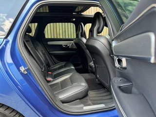 Volvo V90 Volvo V90 2.0 D3 R-Design Automaat | Panoramadak | Volleer | Camera met rondomzicht | Bowers&Wilkins | Adaptieve cruise control | Head-up Display | Apple CarPlay | LED | Parkeersensoren voor en achter - afbeelding nr 45