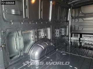 Volkswagen Crafter Volkswagen Crafter 140pk Automaat L3H2 LED Camera CarPlay Airco Cruise L2H1 9m3 Airco Cruise control - afbeelding nr 18