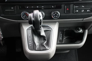 Volkswagen Transporter Volkswagen Transporter 2.0 TDI L2H1 30 DC BULLI | Alpine | ACC | Leder | Camera | Schroefset | 2X El.Schuifdeuren - afbeelding nr 18