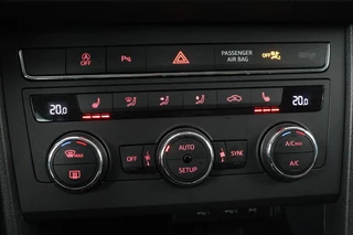 SEAT Leon SEAT Leon 1.5 TSI Style Ultimate Edition | Stoelverwarming |  Adaptive cruise | Camera | Carplay | Beats Audio | Full LED | Keyless | Virtual Cockpit - afbeelding nr 21