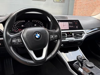 BMW 3 Serie BMW 3-serie 330i High Executive, M Pakket, Schuifdak, 19