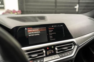 BMW 3 Serie BMW 3-serie Touring 330e xDrive M SPORT PANO LASER - afbeelding nr 43