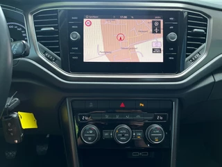 Volkswagen T-Roc Volkswagen T-Roc 1.0 TSI STYLE / NAVI / CARPLAY / ADAP. CRUISE / 18'' LMV / DAB / PDC - afbeelding nr 8