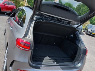 Mercedes-Benz B-Klasse Mercedes-Benz B-Klasse 180 136pk Automaat Launch Edition Premium Plus AMG-Line | Navi | Clima | Cruise | Led Matrix | Keyless Entry | Panorama Schuifdak | Pdc V+A+Assist+Camera | Privacy Glass | 19''lm - afbeelding nr 35