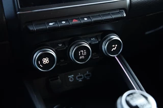 Renault Clio Renault Clio 1.0 TCe 90 Intens Navi Clima Camera Cruise DAB+ PDC CarPlay NL-Auto NAP! - afbeelding nr 8
