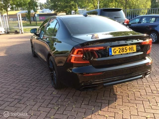 Volvo S60 Volvo S60 2.0 T5 R-Design Black Edition Camera Apple Carplay 19