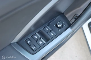 Audi Q3 Audi Q3 35 TFSI S-Line / Pano / Navi / Carplay / Leder / 20
