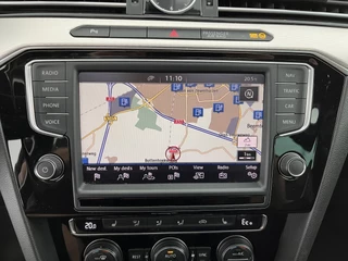 Volkswagen Passat Volkswagen Passat Variant 1.4 TSI GTE Highline Aut. *PANO | LEATHER-ALCANTARA | FULL-LED | NAVI-FULLMAP | ERGONOMIC-SPORT-SEATS | CARPLAY | CAMERA | DAB+ | ECC | HEATED-SEATS | PDC | TOWBAR | SHIFT-PADDLES | AMBIENT-LIGHT | 17''ALU* - afbeelding nr 13
