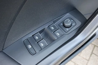 Volkswagen T-Cross Volkswagen T-Cross 1.0 TSI 110PK ACTIVE, Navi, Clima, Apple Carplay/ Android Auto, etc. - afbeelding nr 29