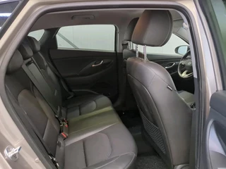 Hyundai i30 Hyundai i30 Fastback 1.0 T-GDI Premium, 1e Eig! Camera! Carplay! Zondag OPEN! - afbeelding nr 9