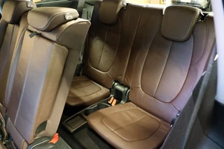 BMW 2 Serie BMW 2 Serie Gran Tourer 218i Luxury Line | 7-Zitter | HUD | Lederen bekleding | Stoel- en stuurverwarming | Navigatie | Camera | Adaptieve LED-koplamp | Sportstoelen | Alarm Klasse 3 | Elek. achterklep | DAB | Dealer onderhouden | NAP Logisch - afbeelding nr 9