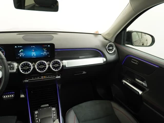 Mercedes-Benz GLB Mercedes-Benz GLB 200 AMG // Panoramadak // Sfeerverlichting // Carplay // Nightpakket // Camera // LED - afbeelding nr 18