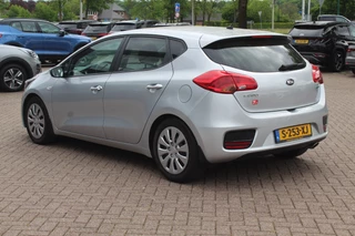 Kia cee'd Kia cee'd 1.6 GDI ComfortLine / Bluetooth  / Radio / Cruise Control / Airco - afbeelding nr 3