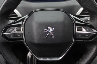 Peugeot 3008 Peugeot 3008 1.6 PureTech GT Line / Panoramdak / Camera / Navigatie / 19'' / Keyless / Half leder / Focal Audio / Dodehoek / Cruise Control - afbeelding nr 29