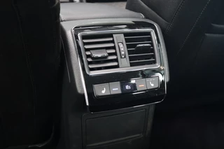 Škoda Superb Škoda Superb Combi 2.0 TDI Business Edition | Panoramadak | ACC | Canton | Camera - afbeelding nr 32