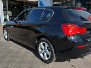 BMW 1 Serie 118i 136pk Automaat Executive Sport-Line | Origineel NL | Navi | Clima | Cruise | Bluetooth Carkit+Streaming | Led Koplampen | Licht+Regensensor | Pdc | Mistlampen | Privacy Glass | 16''lm - afbeelding nr 41
