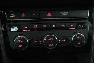 SEAT Leon SEAT Leon 1.4 TSI FR | Panoramadak | Stoelverwarming |  Carplay | Sfeerverlichting | Navigatie | Leder/Alcantara | SEAT Sound | Climate control | Full LED | Parkeerhulp | Cruise control - afbeelding nr 24