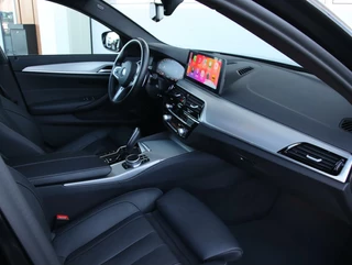 BMW 5 Serie BMW 5-serie Touring 530e High Executive M-sport| Panoramadak | 20inch - afbeelding nr 38