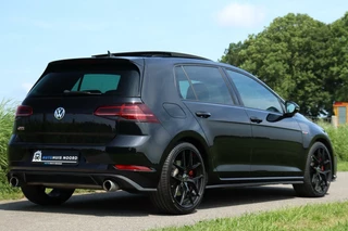 Volkswagen Golf Volkswagen Golf 7.5 GTI Performance / Vol Opties! / 245PK! / DSG / ACC / Pano / DynAudio / Virtual Cockpit / Navi / 19