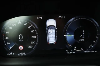 Volvo V60 Volvo V60 2.0 T6 Recharge AWD R-Design | Trekhaak |  Stoel & stuurverwarming | Adaptive cruise | Carplay | Camera | Keyless | Navigatie | Full LED | Dodehoek detectie | Half leder - afbeelding nr 26