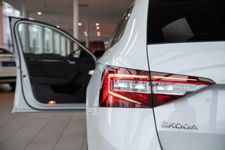 Škoda Superb Skoda Superb Combi 1.4 TSI ACT DSG|2e Eig|SportLine|Trekhaak|Schaalstoel|DAB|Xenon|Dealer Onderhouden - afbeelding nr 7