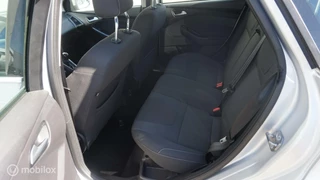Ford Focus Ford Focus Wagon 1.0 EcoBoost Edition Plus Navi | Trekhaak | PDC V+A | Dist Riem vervangen - afbeelding nr 13