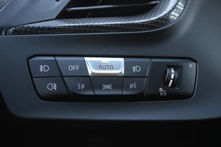 BMW 1 Serie BMW 1-serie 120i Business Edition Plus HEAD-UP LEDER KEYLESS - afbeelding nr 25