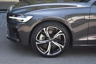 Volvo V60 Volvo V60 T6 350pk AWD Plus Dark | 19'' | Trekhaak | Harman/Kardon | 360 - afbeelding nr 6