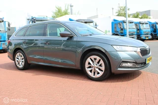 Škoda Octavia Skoda Octavia Combi 1.0 TSI Business Edition Plus, Stuur + stoel verwarming, Memory seats, Digitaal dashboard, Elektrische kofferbak, Head up display, Dodehoek detectie, Clima, App connect, Cruise, Navi. - afbeelding nr 12