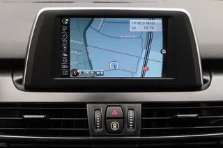 BMW 2 Serie BMW 2 Serie Active Tourer 218i Essential Climate, Panoramadak, Stoelverwarming, Bluetooth, Navigatie, Trekhaak, 16'' - afbeelding nr 5