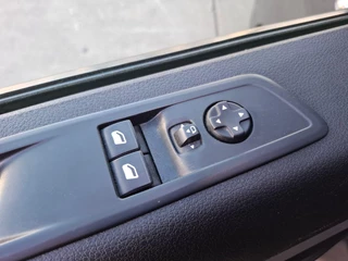 Toyota ProAce Toyota PROACE Worker 2.0 D-4D Black Line Long DC DUBBEL CABINE / LEER / STOELVERWARMING / CAMERA / DUBBELE SCHUIFDEUR - afbeelding nr 19