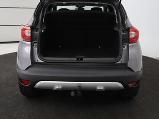 Renault Captur Renault Captur 0.9 TCe Helly Hansen | 1e eigenaar |  Stoelverwarming | Trekhaak | Camera | Navigatie | Keyless | Climate control | Cruise control | LED - afbeelding nr 10